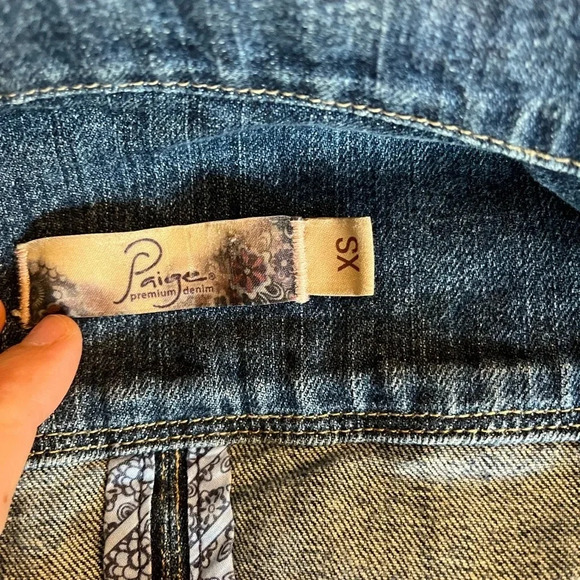 PAIGE JEAN VEST, distressed blue, size extra  small - Picture 8 of 12